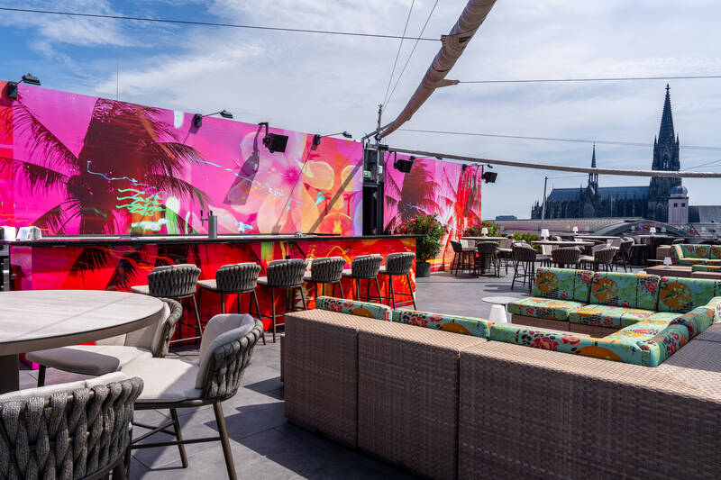 Sky Lounge